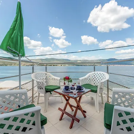 In Arbanija With Sea Views, Cleaning Included Σπίτι διακοπών