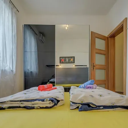 Ferienhaus In Arbanija With Sea Views, Cleaning Included Trogir