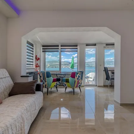 In Arbanija With Sea Views, Cleaning Included Ferienhaus *