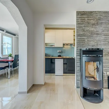 In Arbanija With Sea Views, Cleaning Included Ferienhaus Trogir